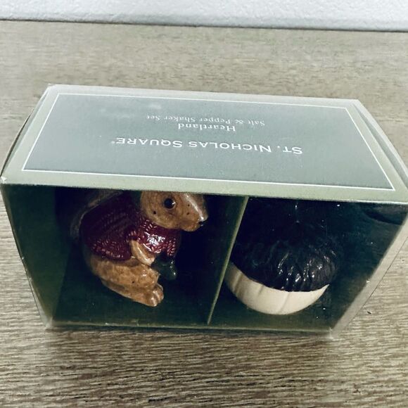 NWT Fall Winter Squirrel Acorn Salt & Pepper Shakers Set - Picture 4 of 6